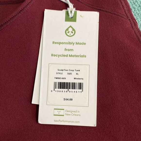 NWT Women’s Tasc Sculptive Crop Tank in Wineberry Sz. XL - Picture 3 of 9